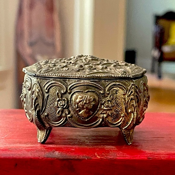 Other - Vintage metal Vanity Casket